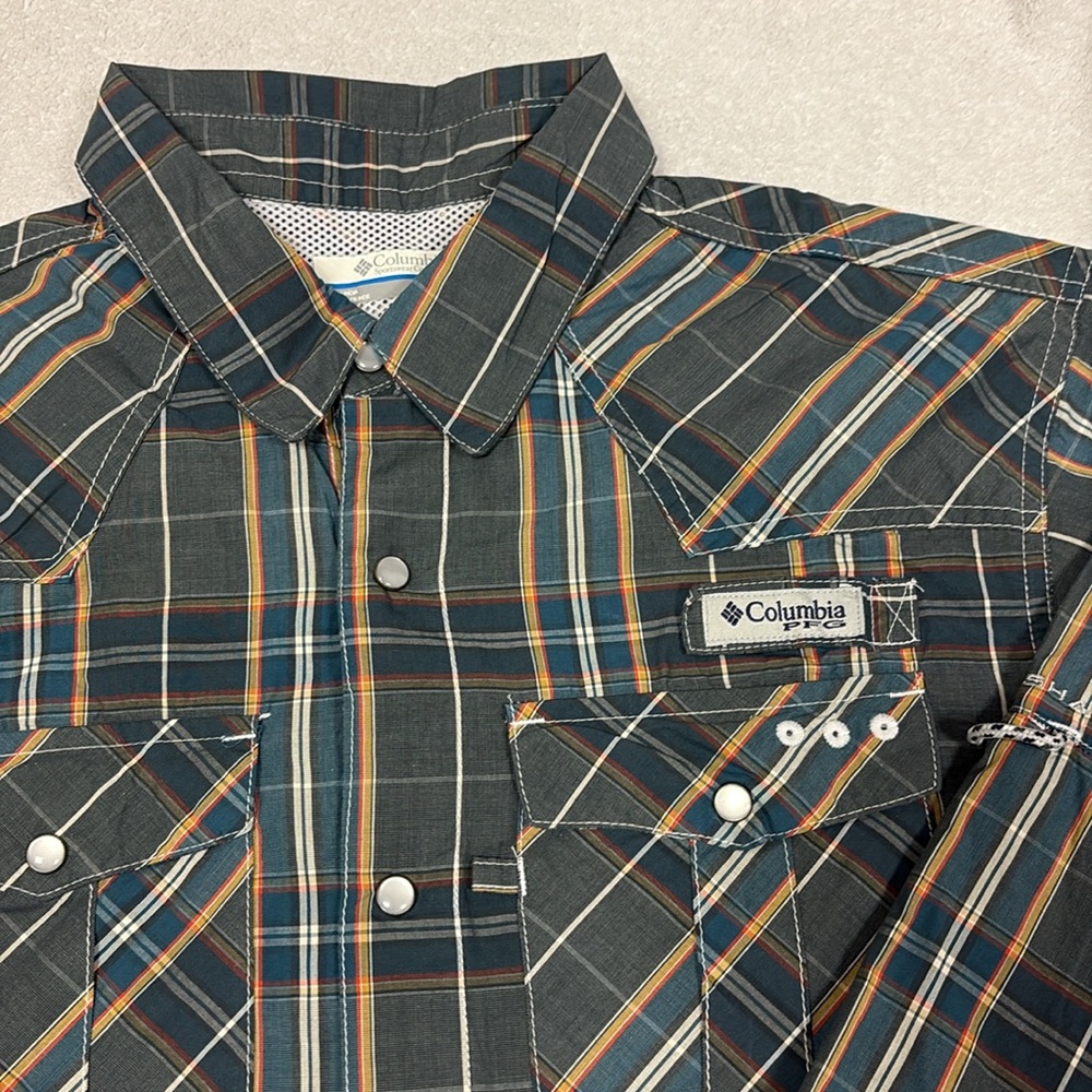 Columbia PFG Omni shade Men's Casual Plaid button down long sleeve medium - Picture 2 of 8